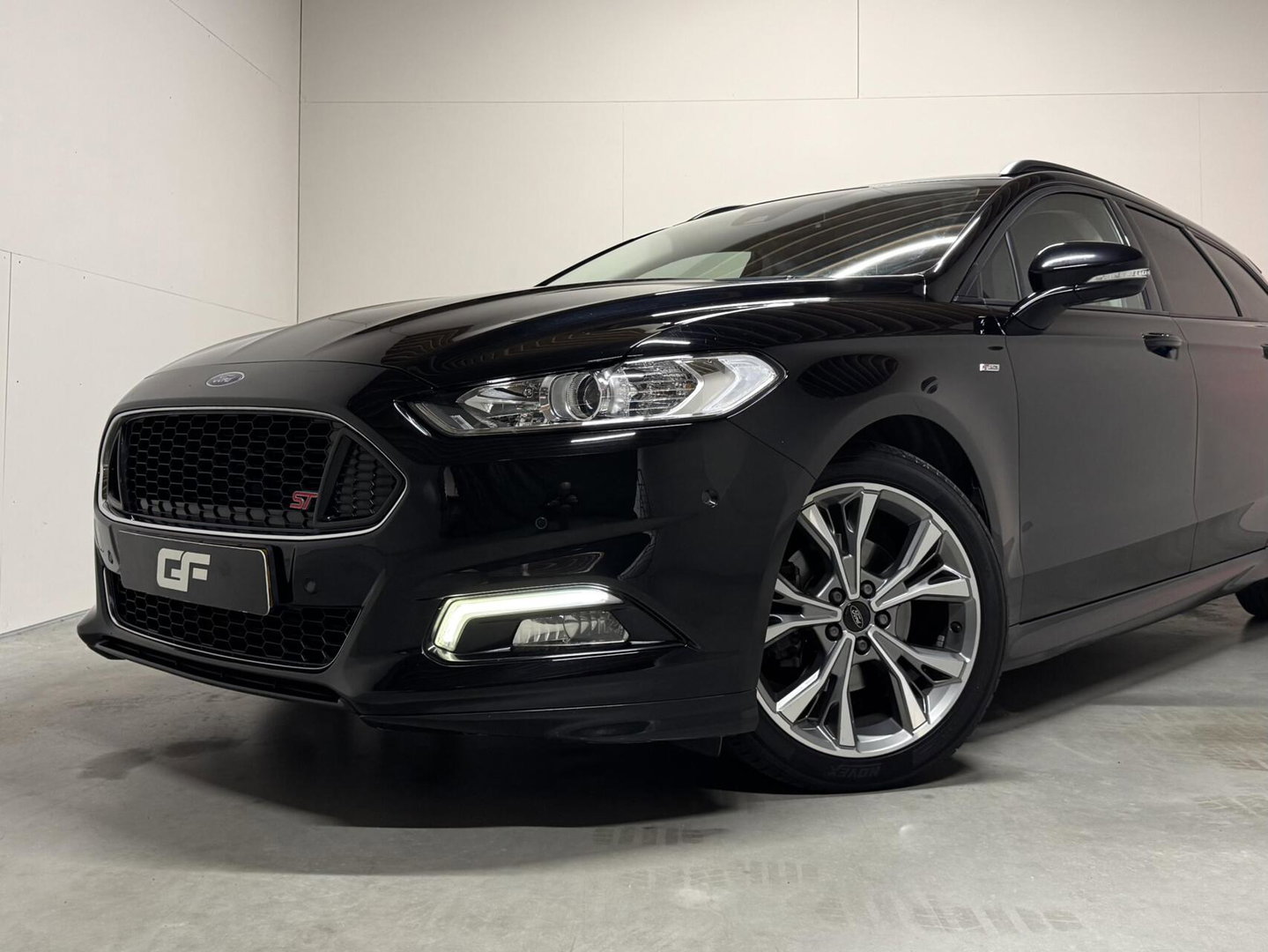 Ford Mondeo Wagon 2.0 ST-Line Carplay Memory PDC Sfeer