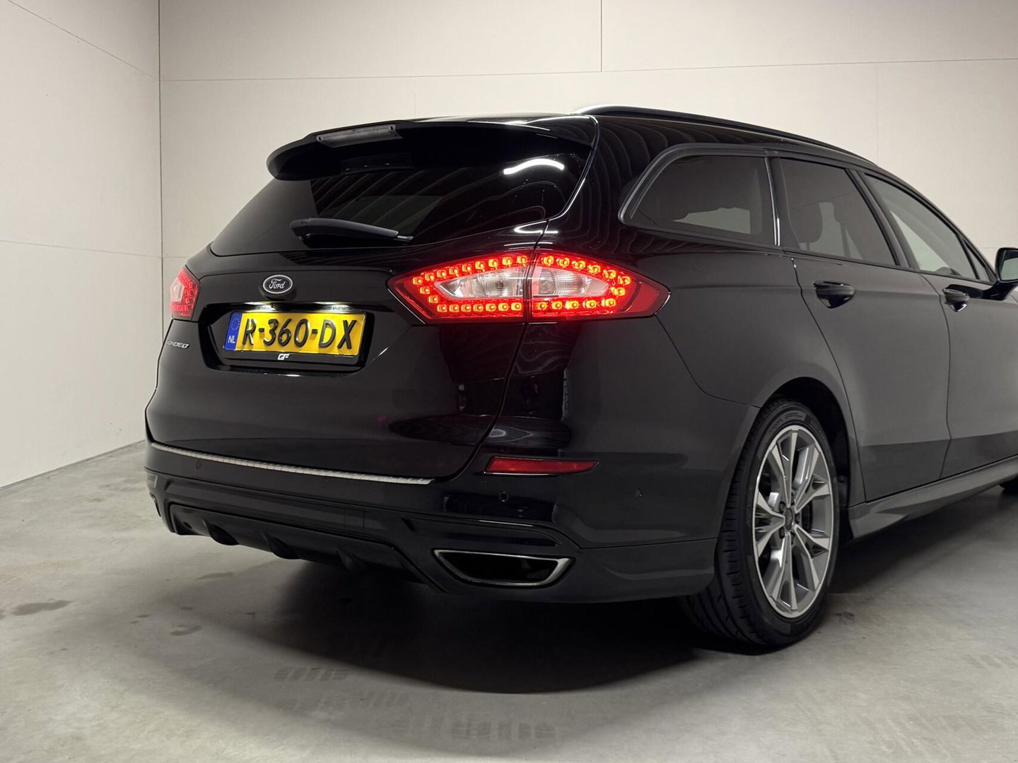 Ford Mondeo Wagon 2.0 ST-Line Carplay Memory PDC Sfeer