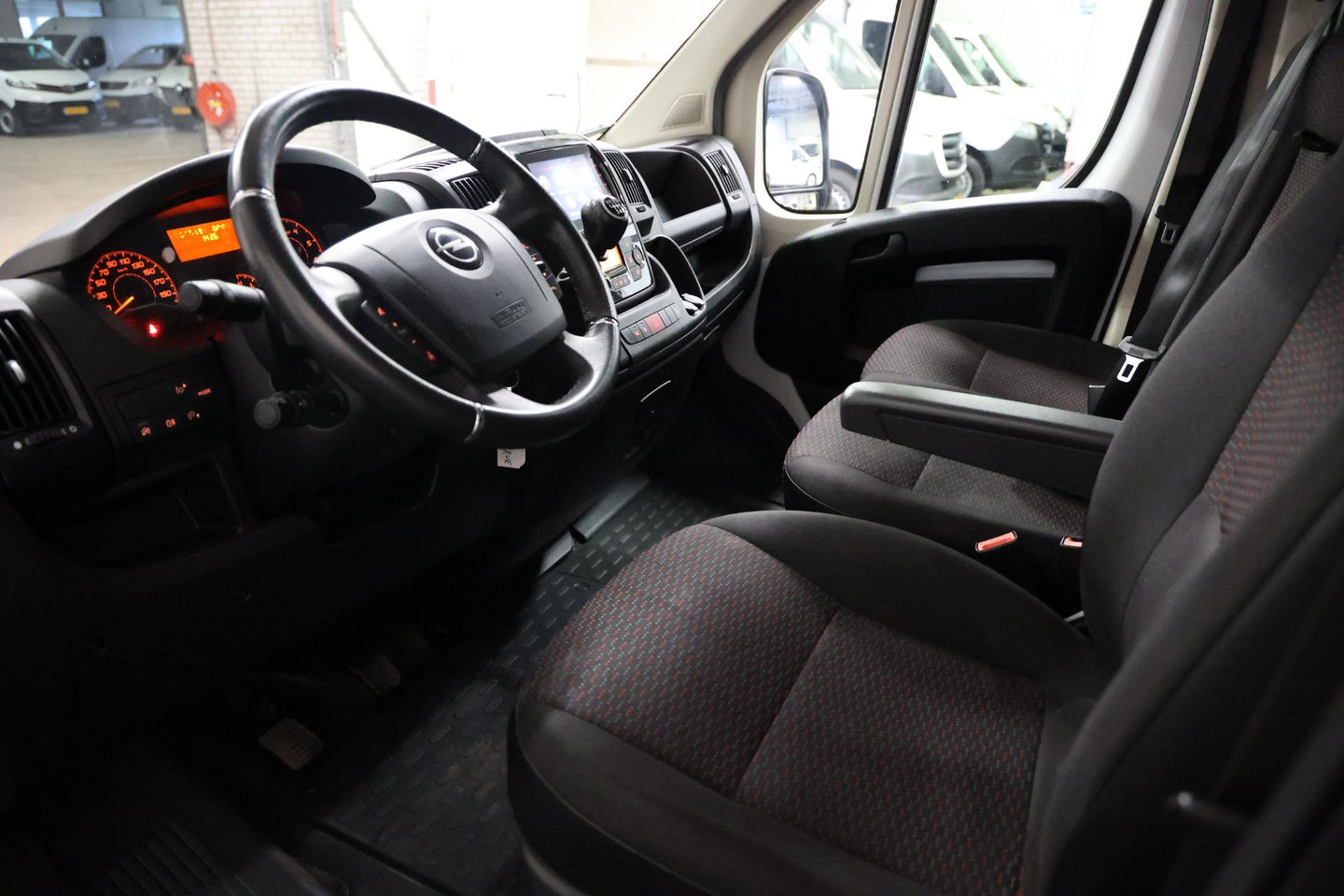 Opel Movano 2.2D 140 L2H2 2500 KG TREKVERMOGEN