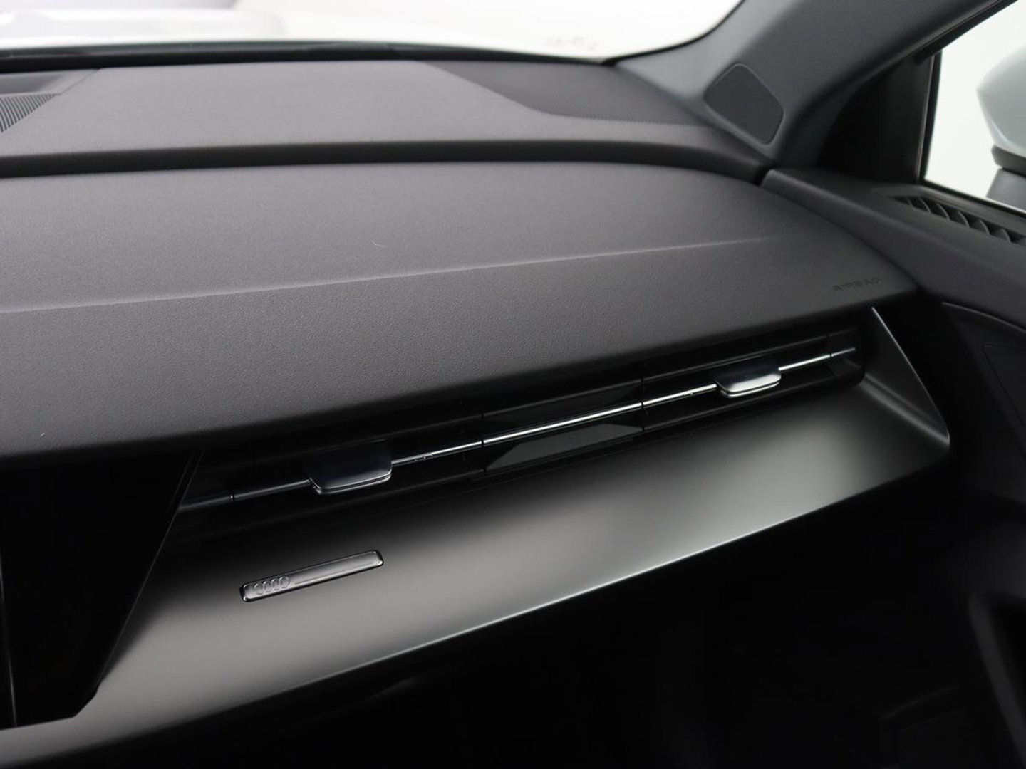 Audi A3 35 TFSI Advanced edition | Sportstoelen | Virtual Cockpit | Carplay | Navigatie | Full LED | Parkeerhulp | Climate control | Cruise control | Bluetooth | DAB