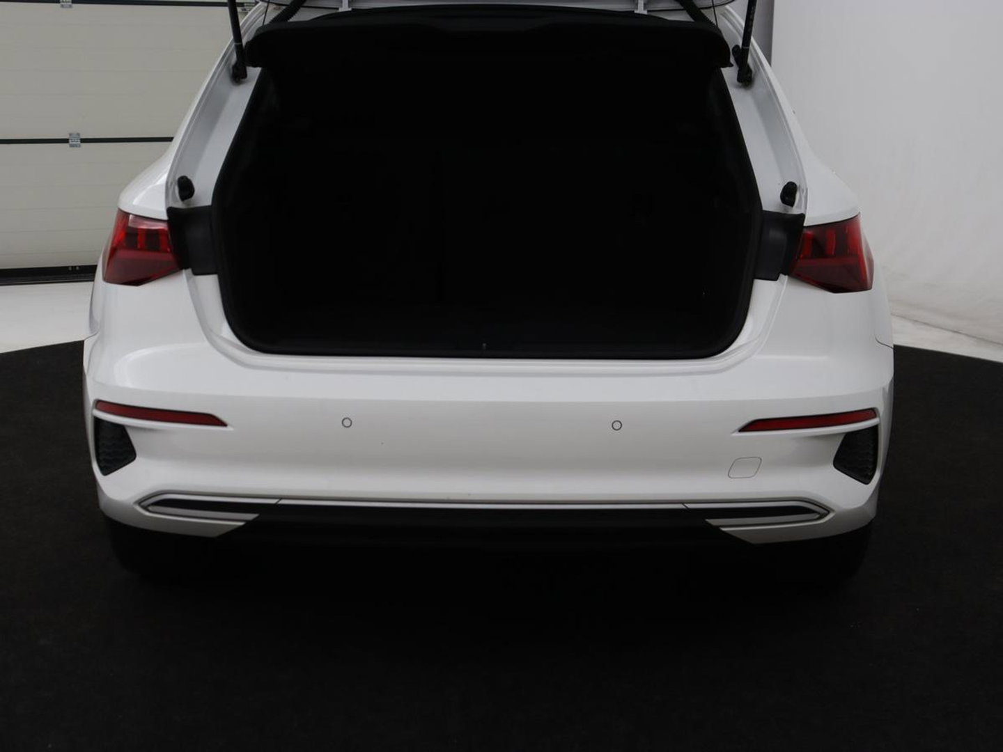 Audi A3 35 TFSI Advanced edition | Sportstoelen | Virtual Cockpit | Carplay | Navigatie | Full LED | Parkeerhulp | Climate control | Cruise control | Bluetooth | DAB