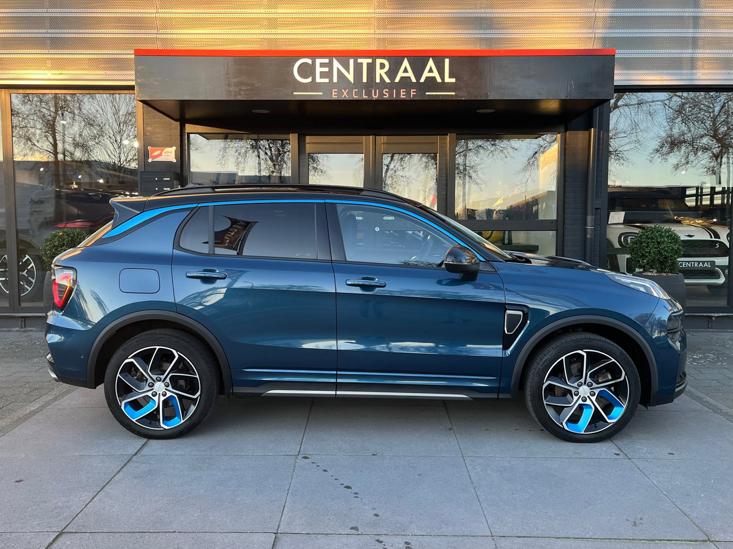 Lynk & Co 01 1.5 262PK|Pano|Infinity|BTW|Memory|360Camera|ACC|Carplay|Ambient Light|Keyless