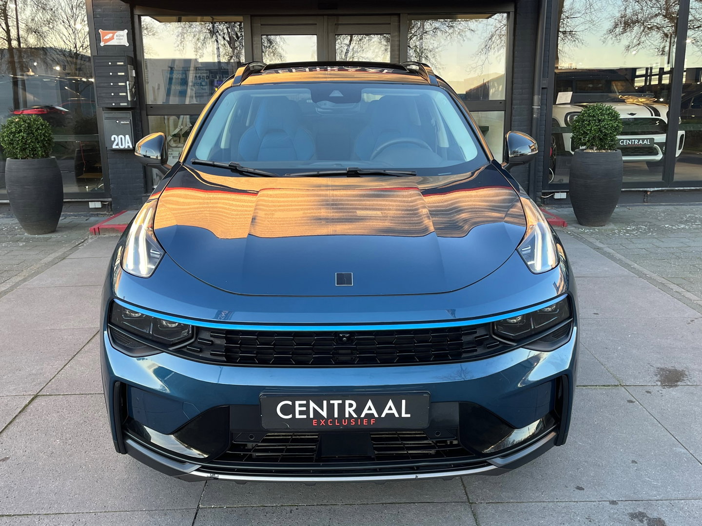 Lynk & Co 01 1.5 262PK|Pano|Infinity|BTW|Memory|360Camera|ACC|Carplay|Ambient Light|Keyless