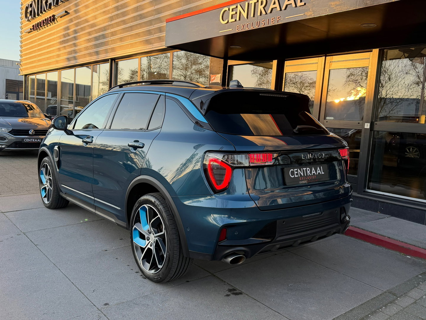 Lynk & Co 01 1.5 262PK|Pano|Infinity|BTW|Memory|360Camera|ACC|Carplay|Ambient Light|Keyless