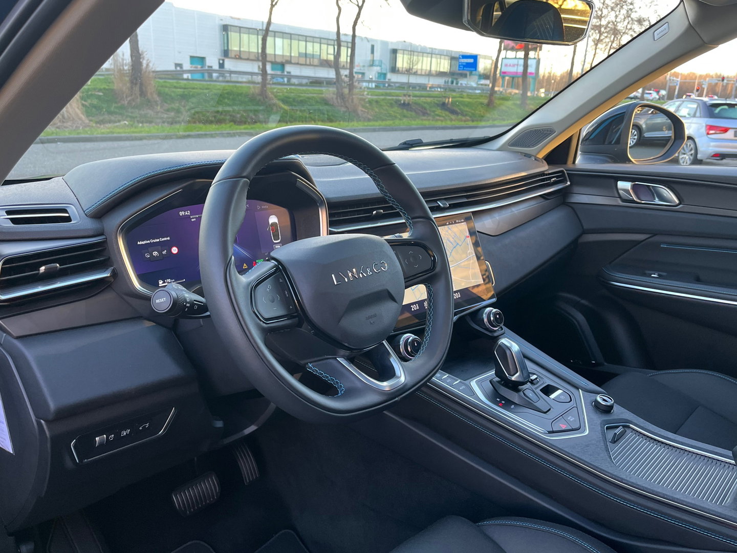 Lynk & Co 01 1.5 262PK|Pano|Infinity|BTW|Memory|360Camera|ACC|Carplay|Ambient Light|Keyless