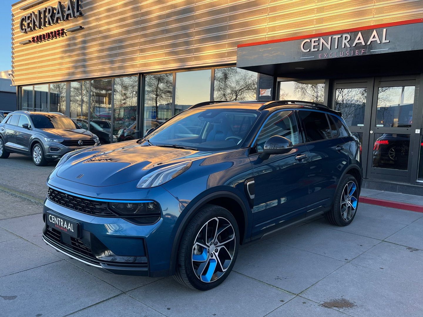 Lynk & Co 01 1.5 262PK|Pano|Infinity|BTW|Memory|360Camera|ACC|Carplay|Ambient Light|Keyless