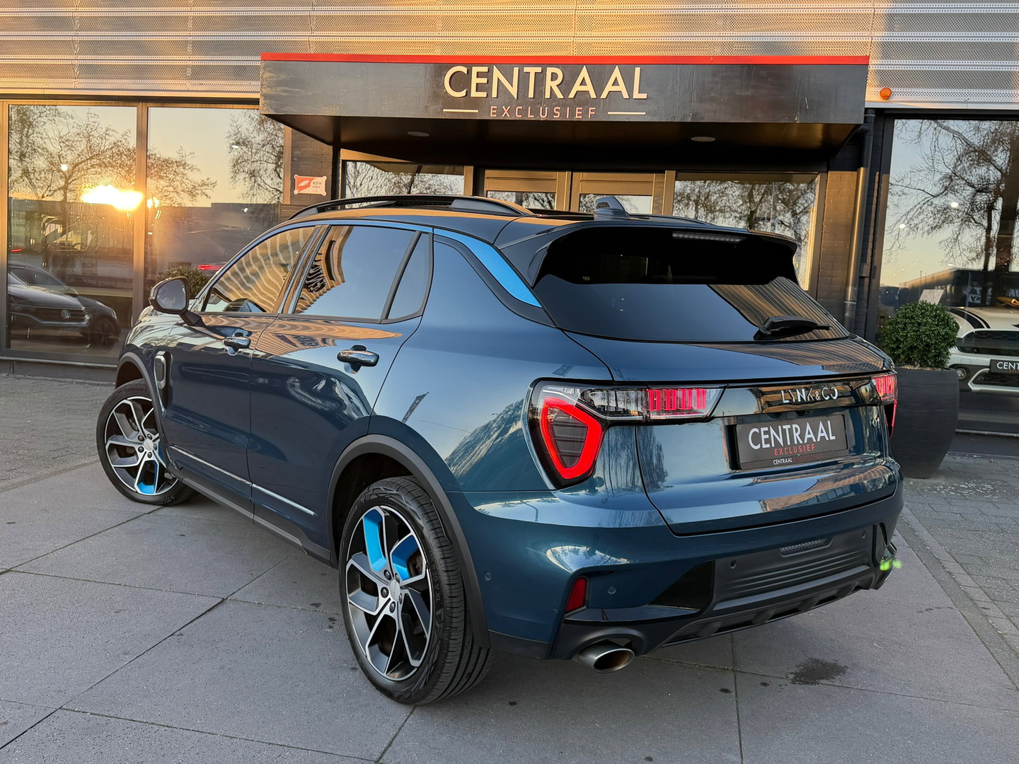 Lynk & Co 01 1.5 262PK|Pano|Infinity|BTW|Memory|360Camera|ACC|Carplay|Ambient Light|Keyless