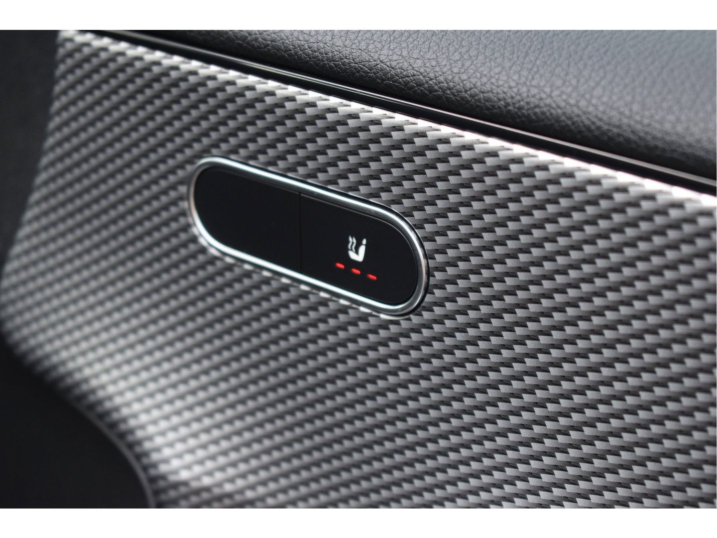 Mercedes-Benz A-Klasse 220 4MATIC AMG Business191 pk 4x4 | Stoelverwarming | Widescreen | Nav | Full LED | Allweather | Netjes