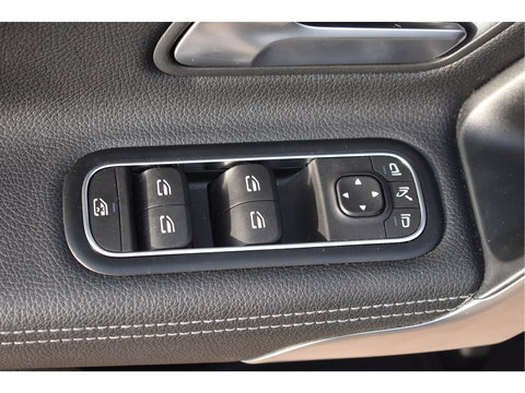 Mercedes-Benz A-Klasse 220 4MATIC AMG Business191 pk 4x4 | Stoelverwarming | Widescreen | Nav | Full LED | Allweather | Netjes