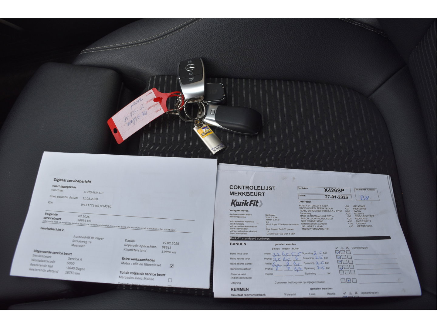 Mercedes-Benz A-Klasse 220 4MATIC AMG Business191 pk 4x4 | Stoelverwarming | Widescreen | Nav | Full LED | Allweather | Netjes