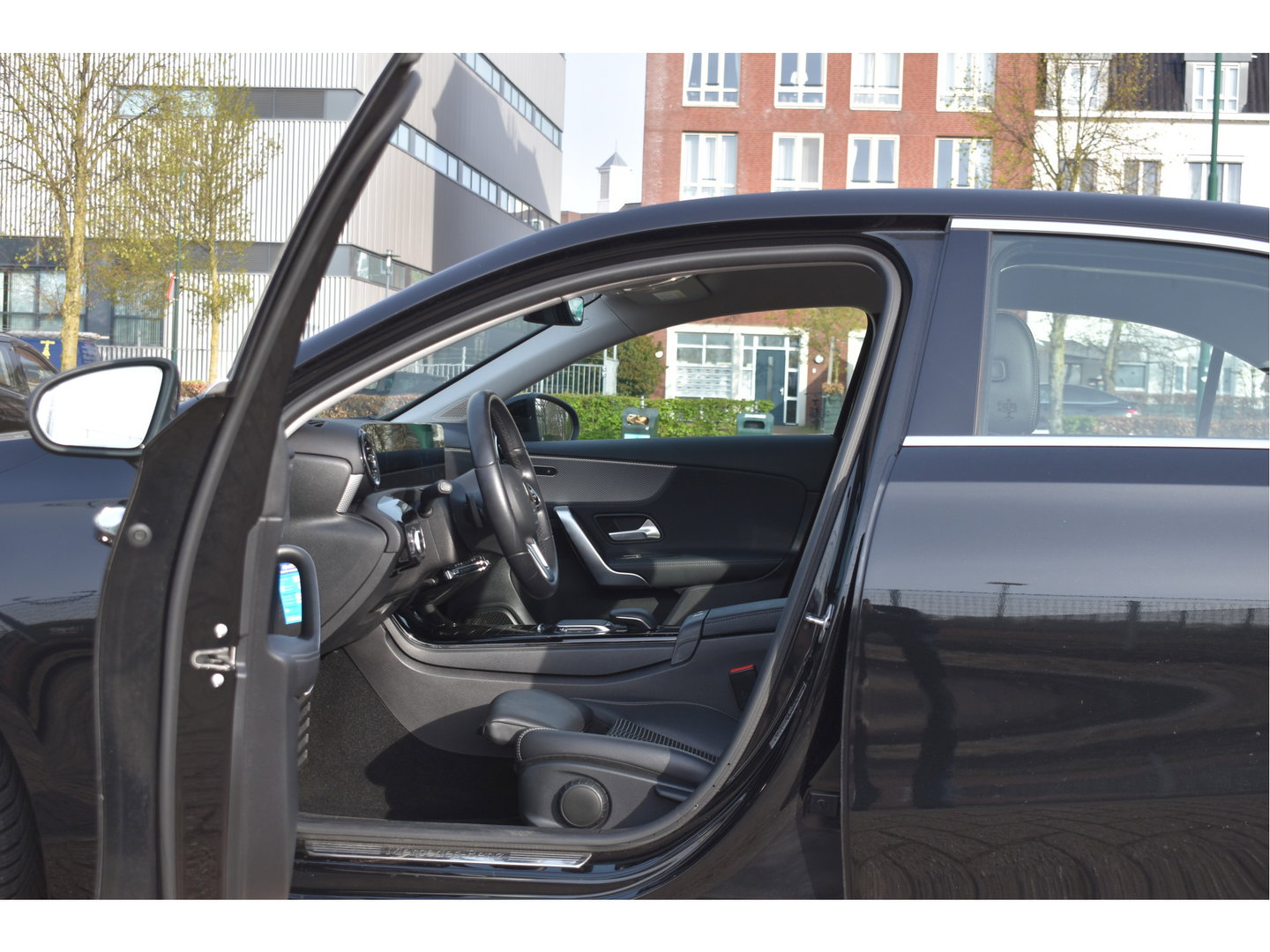 Mercedes-Benz A-Klasse 220 4MATIC AMG Business191 pk 4x4 | Stoelverwarming | Widescreen | Nav | Full LED | Allweather | Netjes