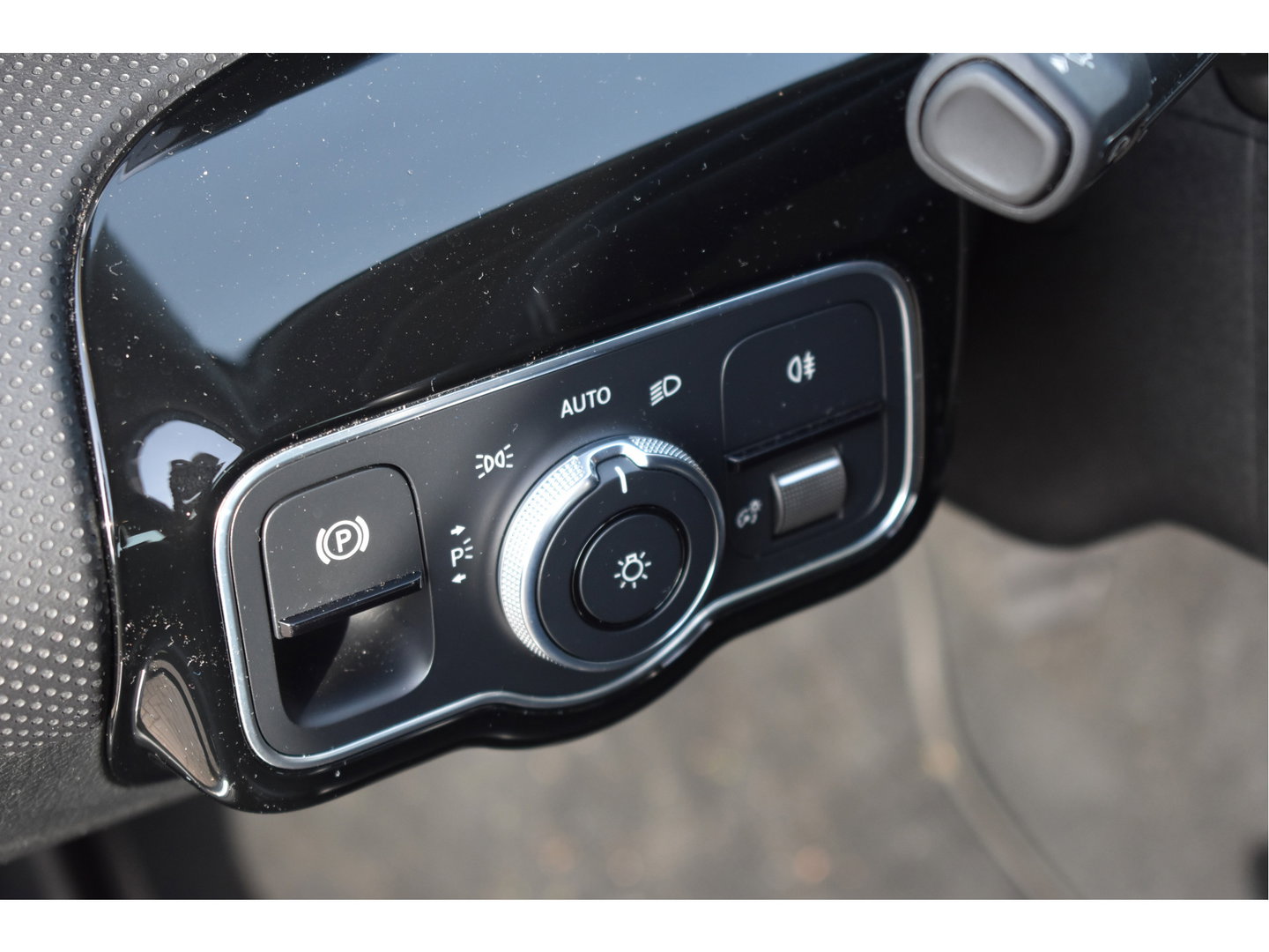 Mercedes-Benz A-Klasse 220 4MATIC AMG Business191 pk 4x4 | Stoelverwarming | Widescreen | Nav | Full LED | Allweather | Netjes