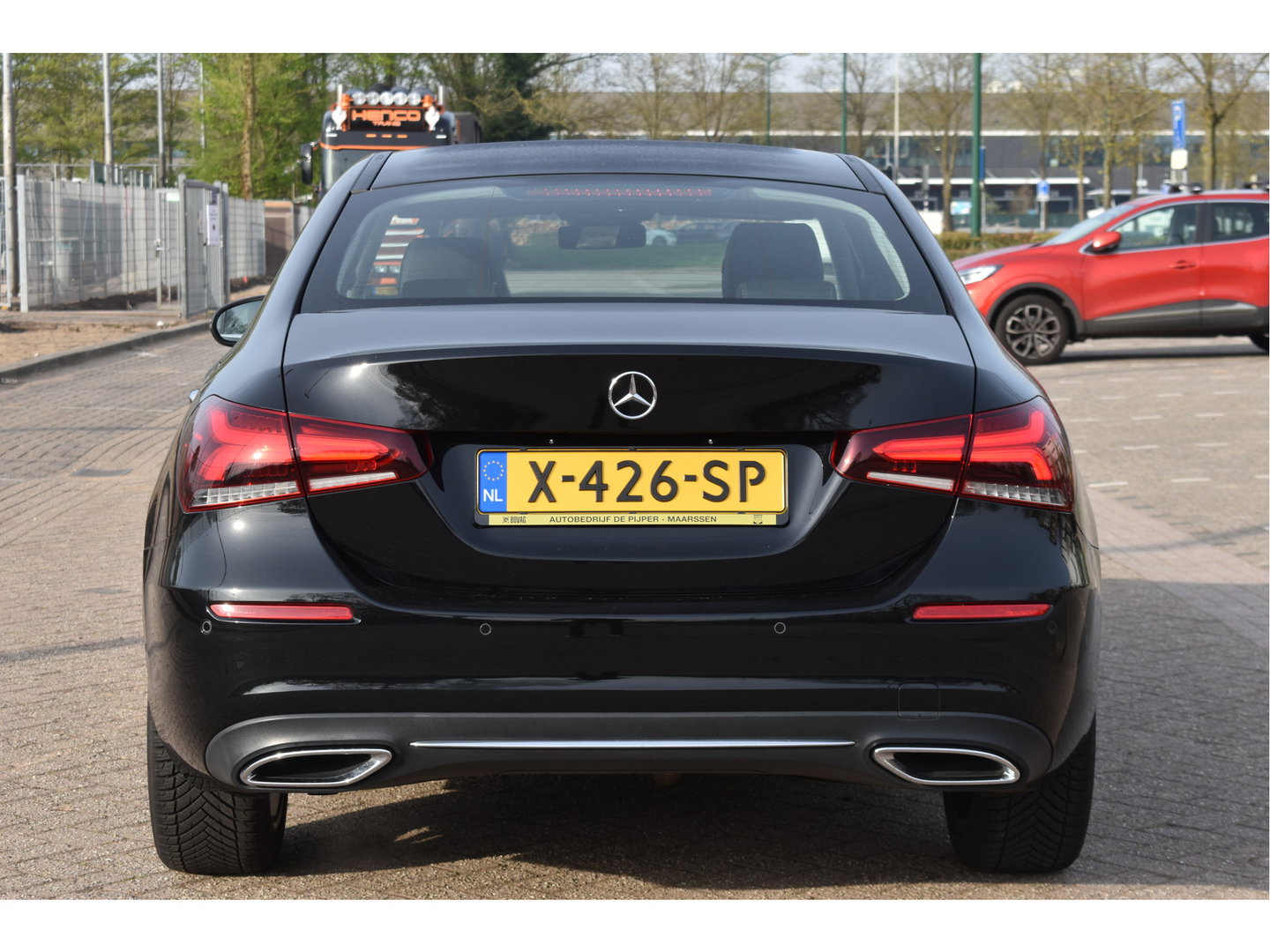 Mercedes-Benz A-Klasse 220 4MATIC AMG Business191 pk 4x4 | Stoelverwarming | Widescreen | Nav | Full LED | Allweather | Netjes