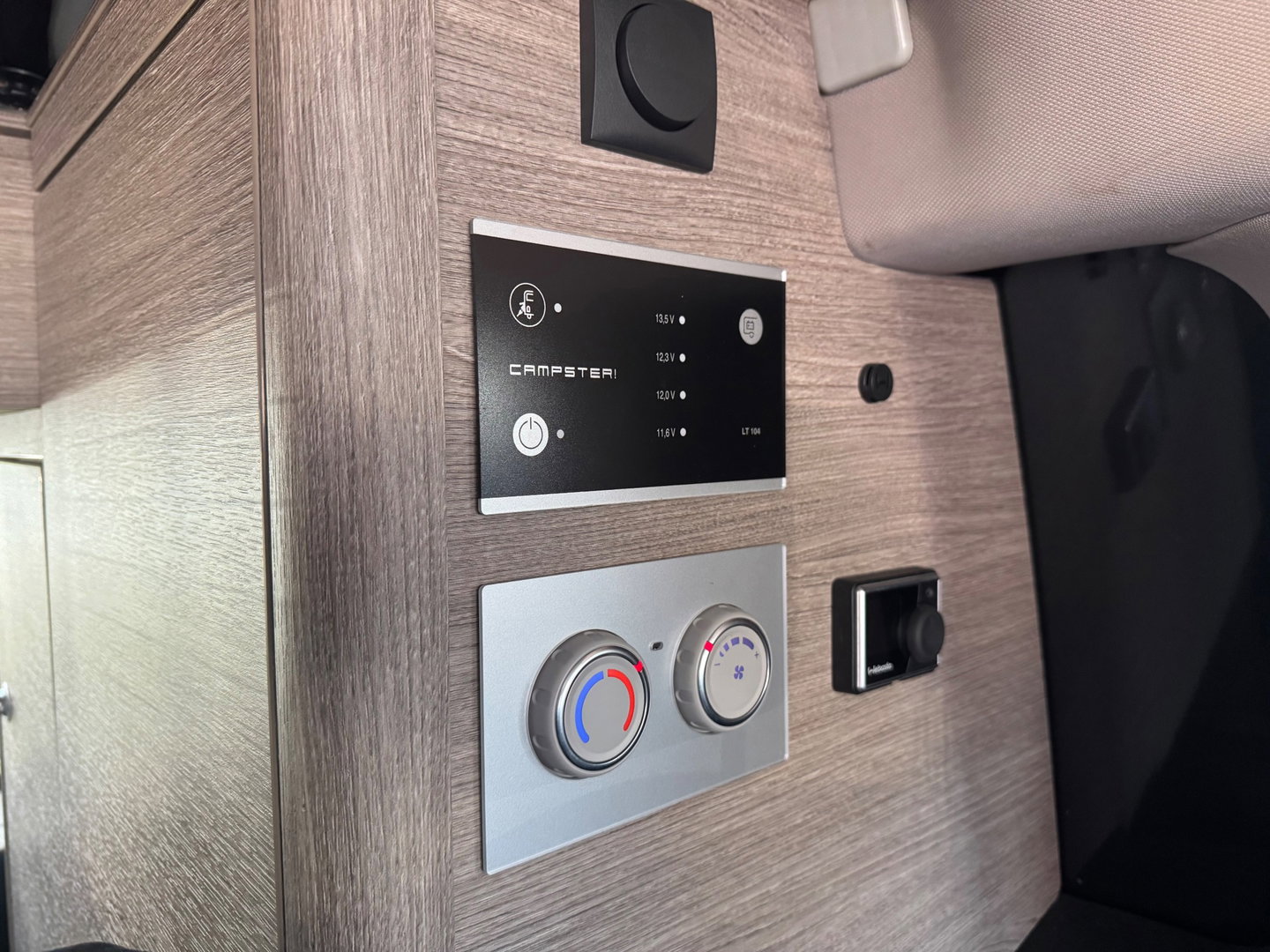 Dethleffs CAMPSTER 002 KEUKEN AUTOMAAT HEKDAK Standkachel Webasto