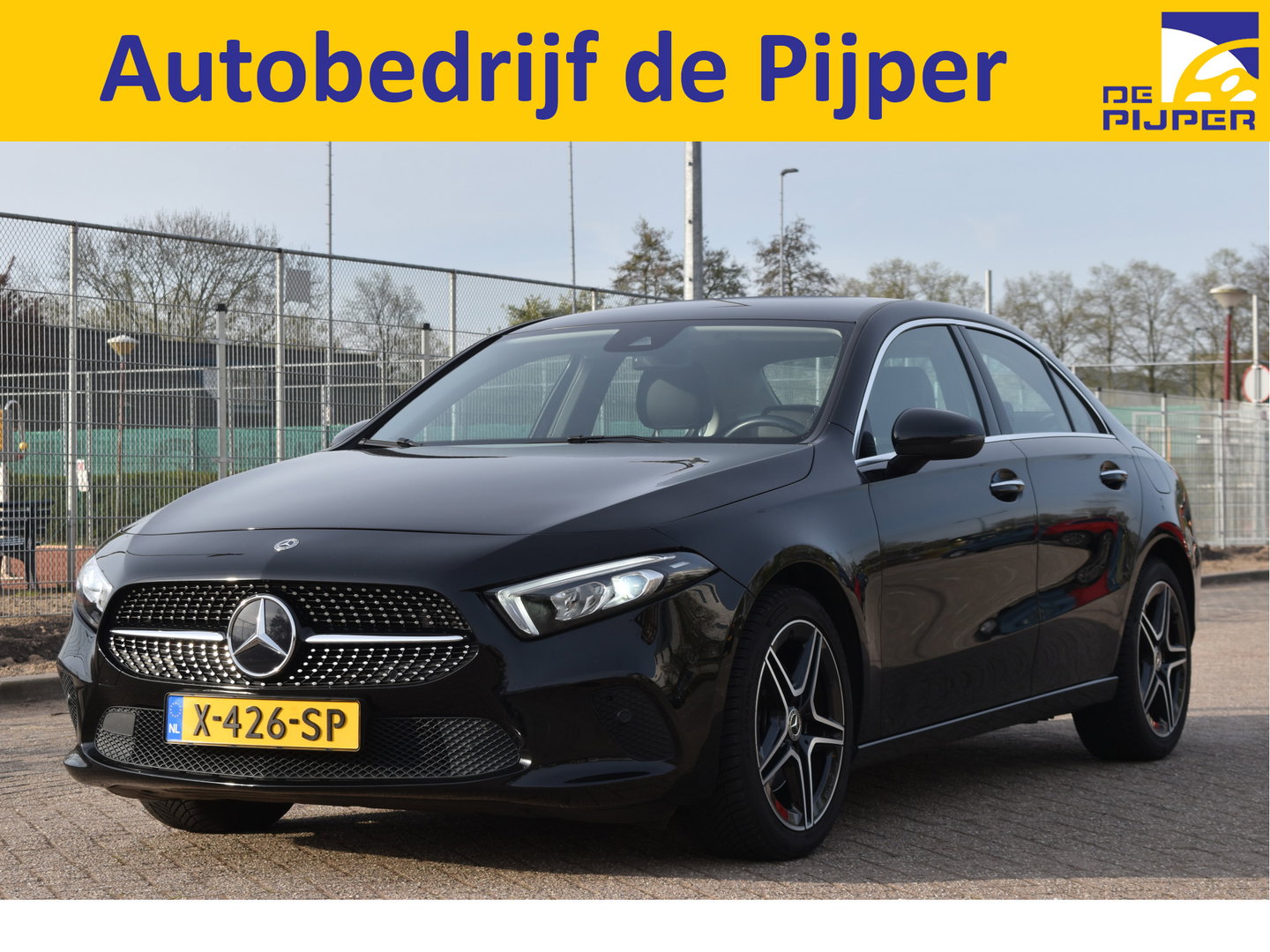 Mercedes-Benz A-Klasse 220 4MATIC AMG Business191 pk 4x4 | Stoelverwarming | Widescreen | Nav | Full LED | Allweather | Netjes
