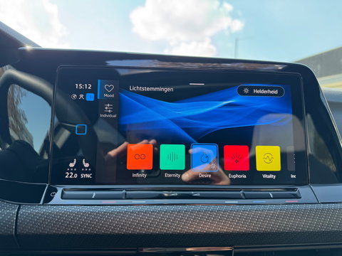 Volkswagen Golf 2.0 TSI R 4Motion DSG Pano AKRA IQ HUD Drift modes