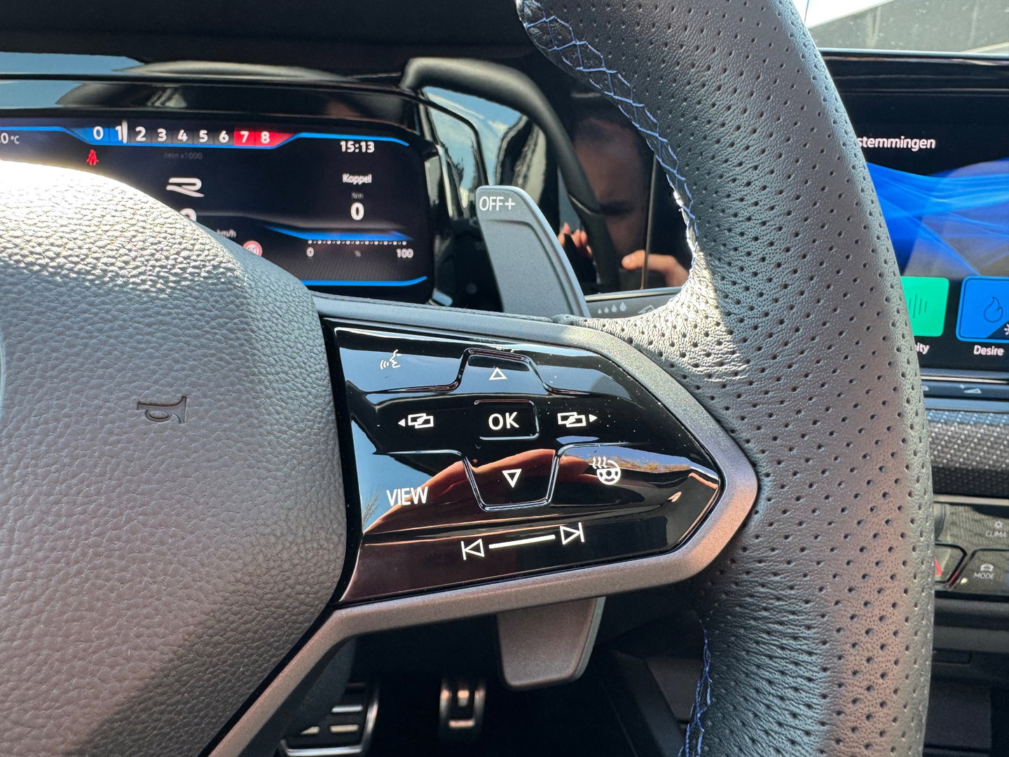 Volkswagen Golf 2.0 TSI R 4Motion DSG Pano AKRA IQ HUD Drift modes