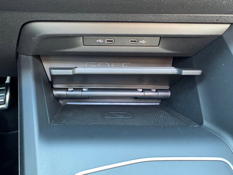 Volkswagen Golf 2.0 TSI R 4Motion DSG Pano AKRA IQ HUD Drift modes