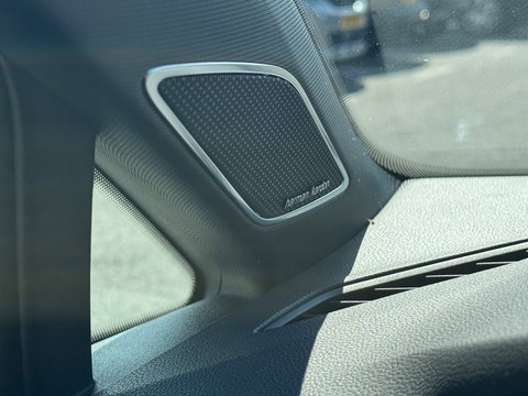 Volkswagen Golf 2.0 TSI R 4Motion DSG Pano AKRA IQ HUD Drift modes