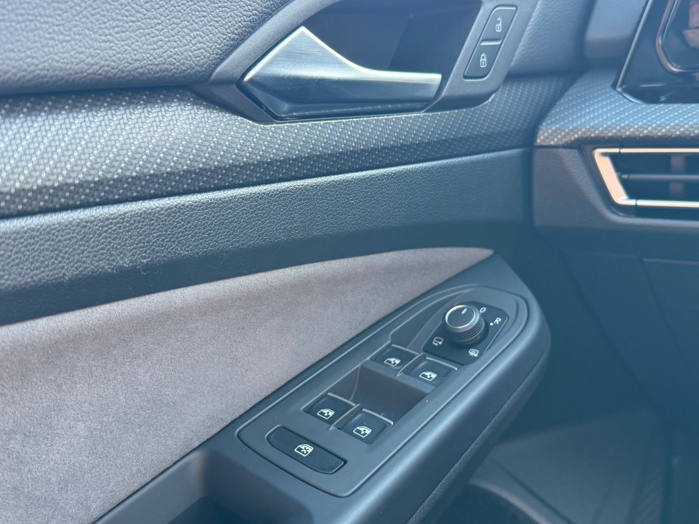 Volkswagen Golf 2.0 TSI R 4Motion DSG Pano AKRA IQ HUD Drift modes