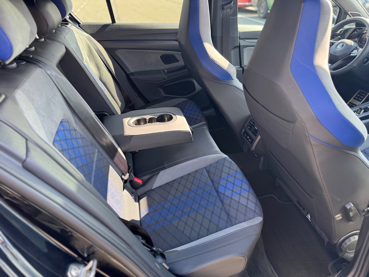 Volkswagen Golf 2.0 TSI R 4Motion DSG Pano AKRA IQ HUD Drift modes