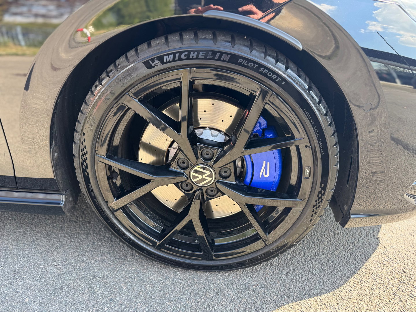 Volkswagen Golf 2.0 TSI R 4Motion DSG Pano AKRA IQ HUD Drift modes