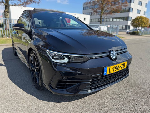 Volkswagen Golf 2.0 TSI R 4Motion DSG Pano AKRA IQ HUD Drift modes
