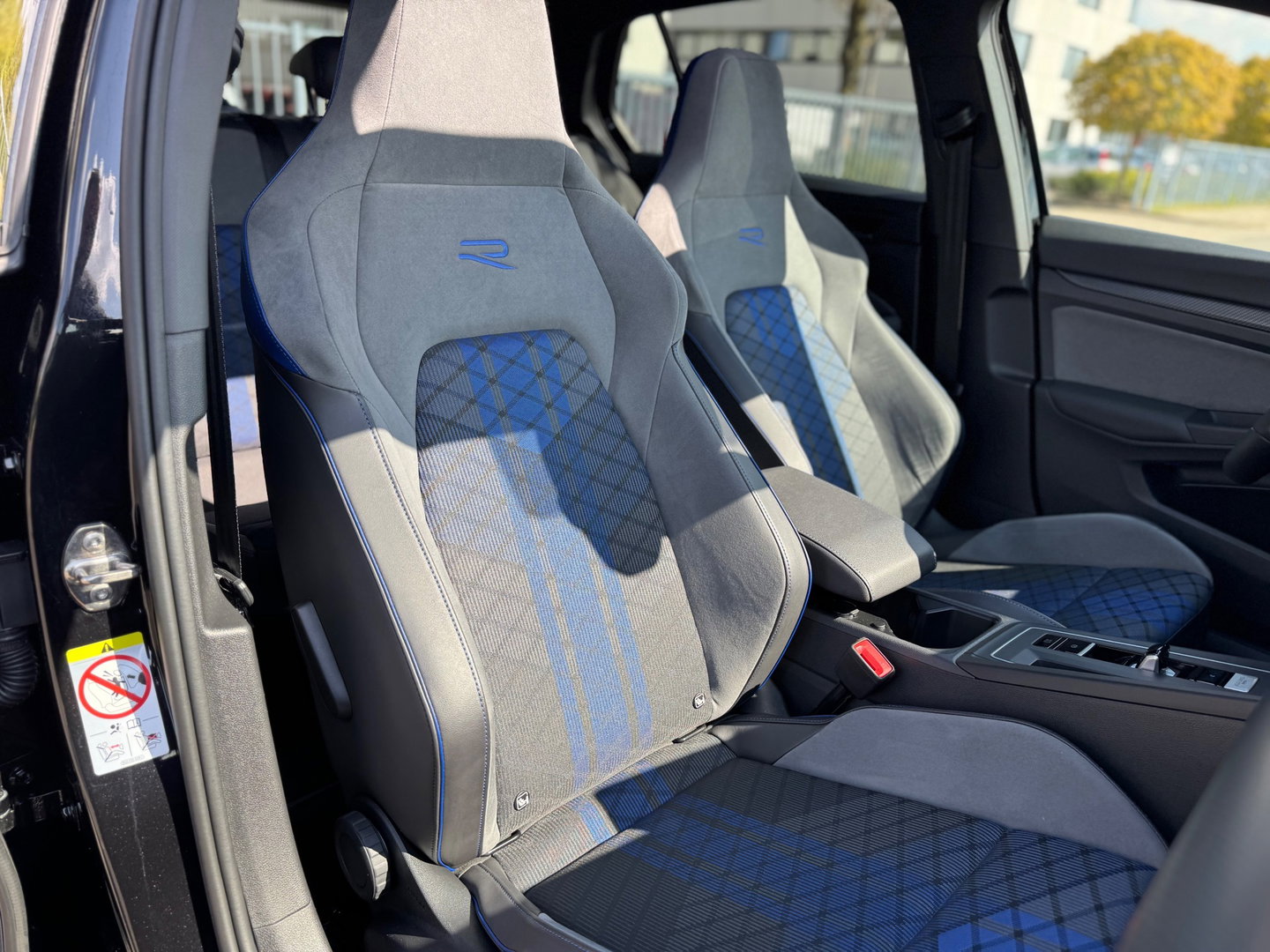 Volkswagen Golf 2.0 TSI R 4Motion DSG Pano AKRA IQ HUD Drift modes