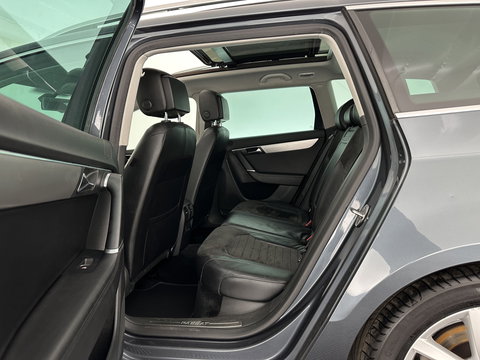 Volkswagen Passat Variant 1.6 TDI Highline BlueMotion ⚠️ MOTOR-DEFECT ⚠️ *PANO | LEATHER-ALCANTARA | HEATED-COMFORTSETS | NAVI-FULLMAP | PRIVACY-GLASS | ECC | TOWBAR | PDC | CRUISE | 17''ALU *