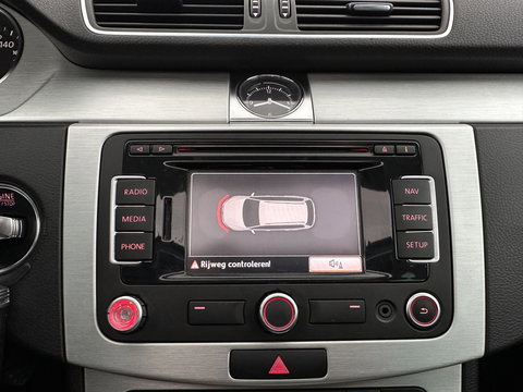 Volkswagen Passat Variant 1.6 TDI Highline BlueMotion ⚠️ MOTOR-DEFECT ⚠️ *PANO | LEATHER-ALCANTARA | HEATED-COMFORTSETS | NAVI-FULLMAP | PRIVACY-GLASS | ECC | TOWBAR | PDC | CRUISE | 17''ALU *