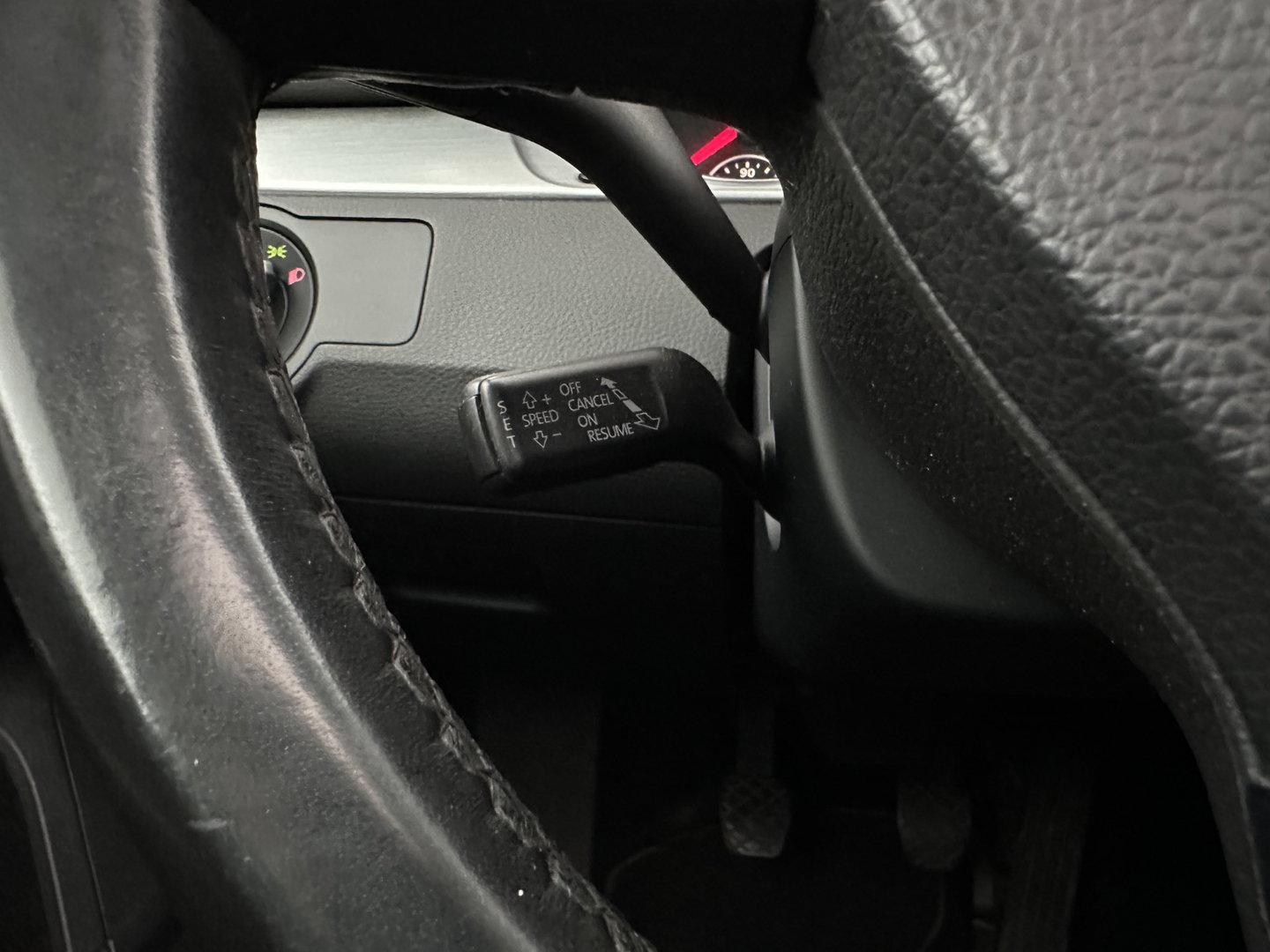 Volkswagen Passat Variant 1.6 TDI Highline BlueMotion ⚠️ MOTOR-DEFECT ⚠️ *PANO | LEATHER-ALCANTARA | HEATED-COMFORTSETS | NAVI-FULLMAP | PRIVACY-GLASS | ECC | TOWBAR | PDC | CRUISE | 17''ALU *