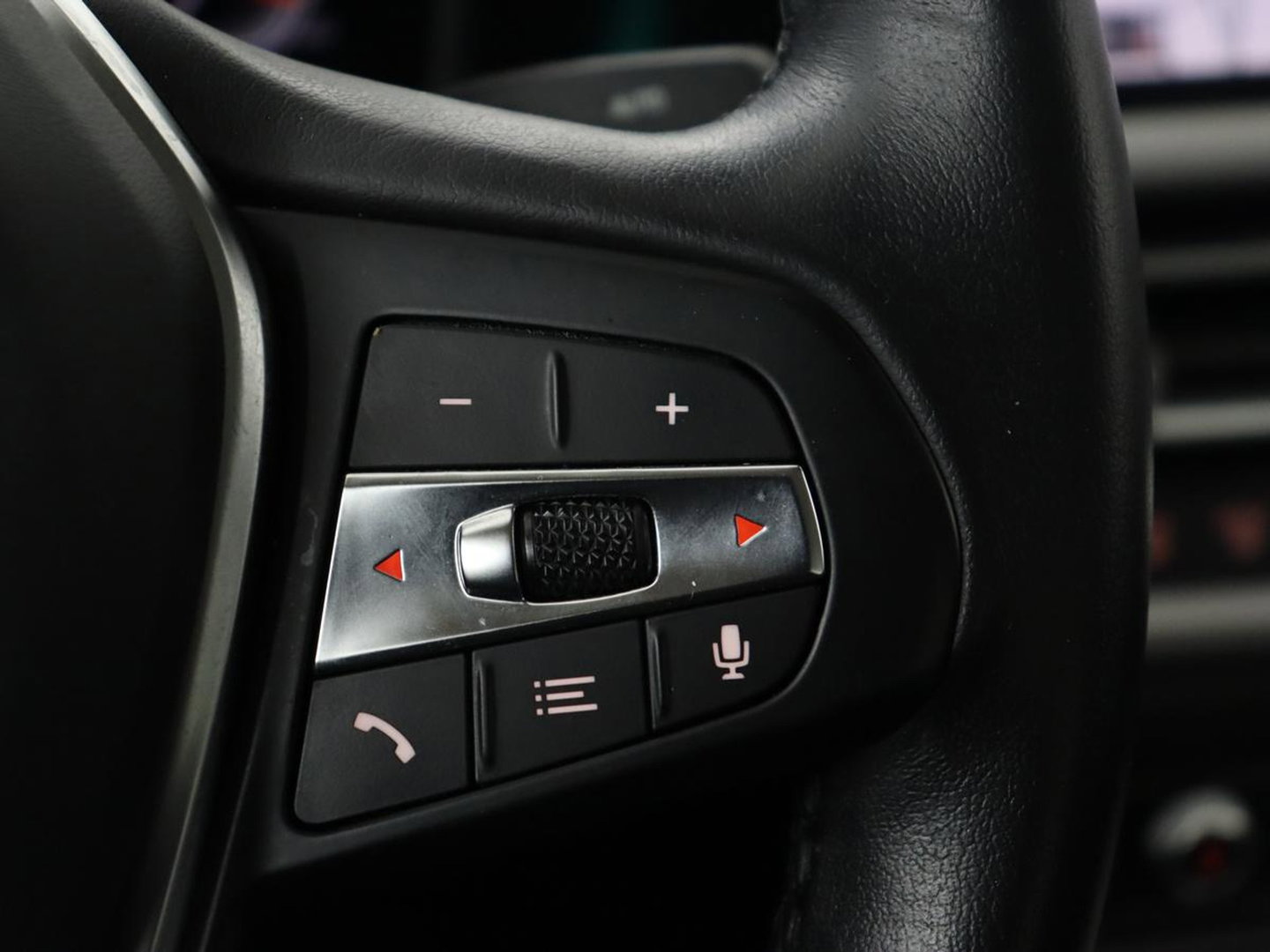 BMW 3-serie 320i Executive Edition | Sportstoelen | Carplay | Live Cockpit | Half leder | Navigatie | Full LED | Climate control | Parkeerhulp | Cruise control | Bluetooth