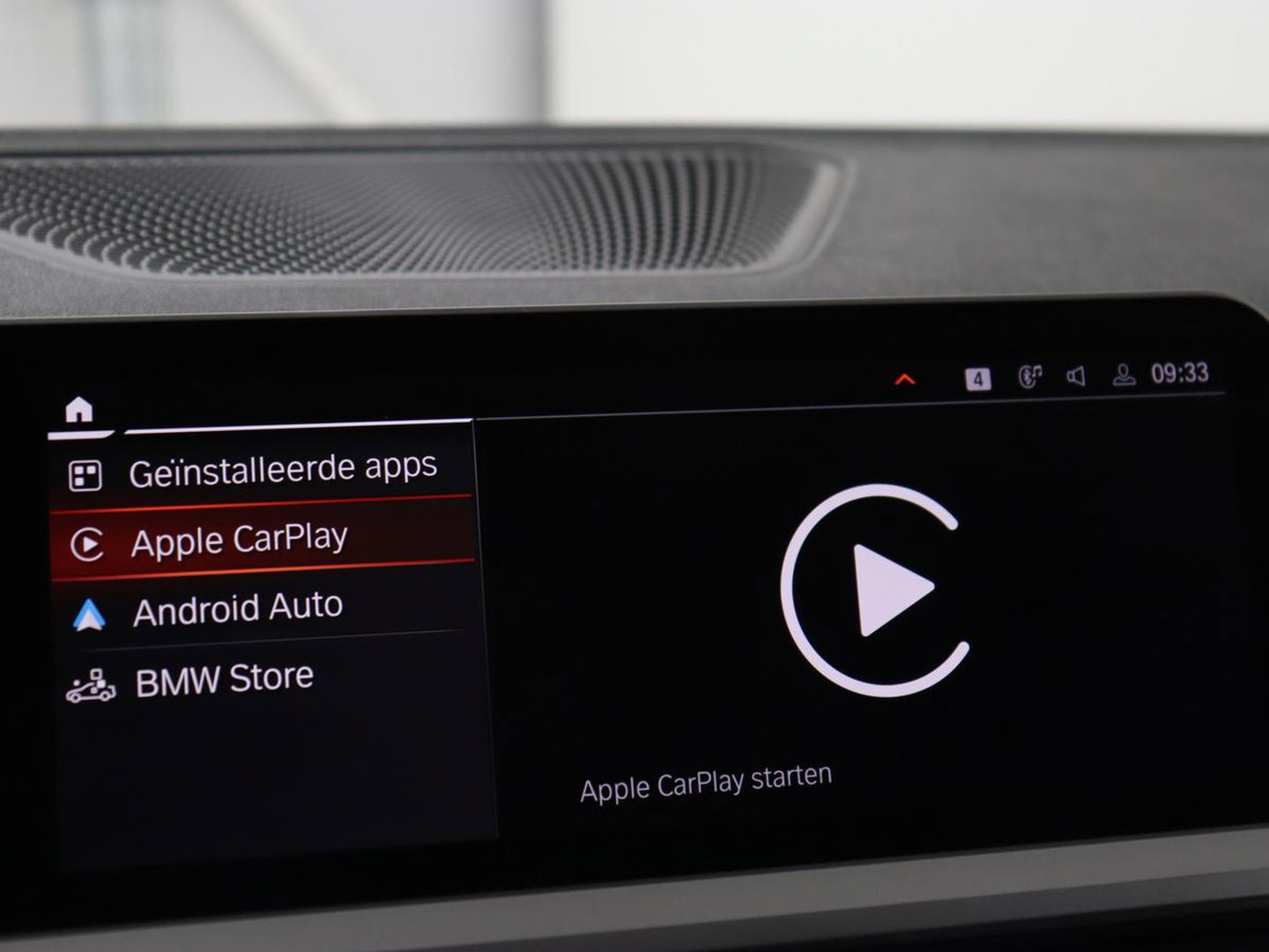 BMW 3-serie 320i Executive Edition | Sportstoelen | Carplay | Live Cockpit | Half leder | Navigatie | Full LED | Climate control | Parkeerhulp | Cruise control | Bluetooth