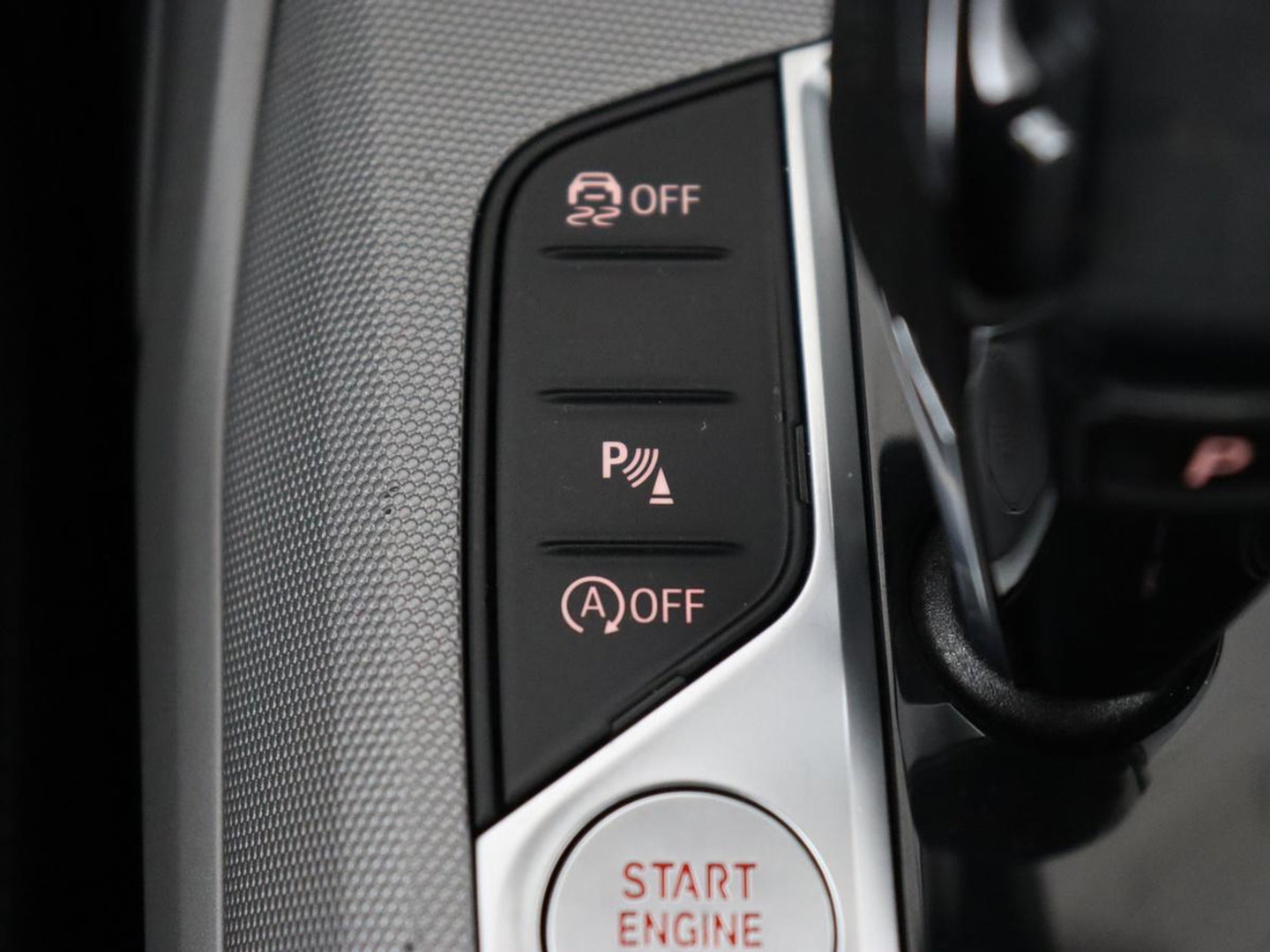 BMW 3-serie 320i Executive Edition | Sportstoelen | Carplay | Live Cockpit | Half leder | Navigatie | Full LED | Climate control | Parkeerhulp | Cruise control | Bluetooth