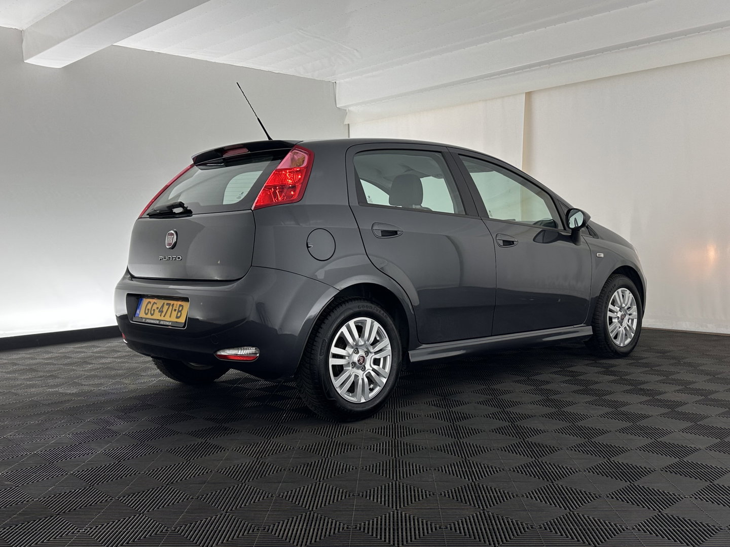 Fiat Punto Evo 1.3 M-Jet Lounge *AIRCO | CRUISE | COMFORT-SEATS | 16''ALU*