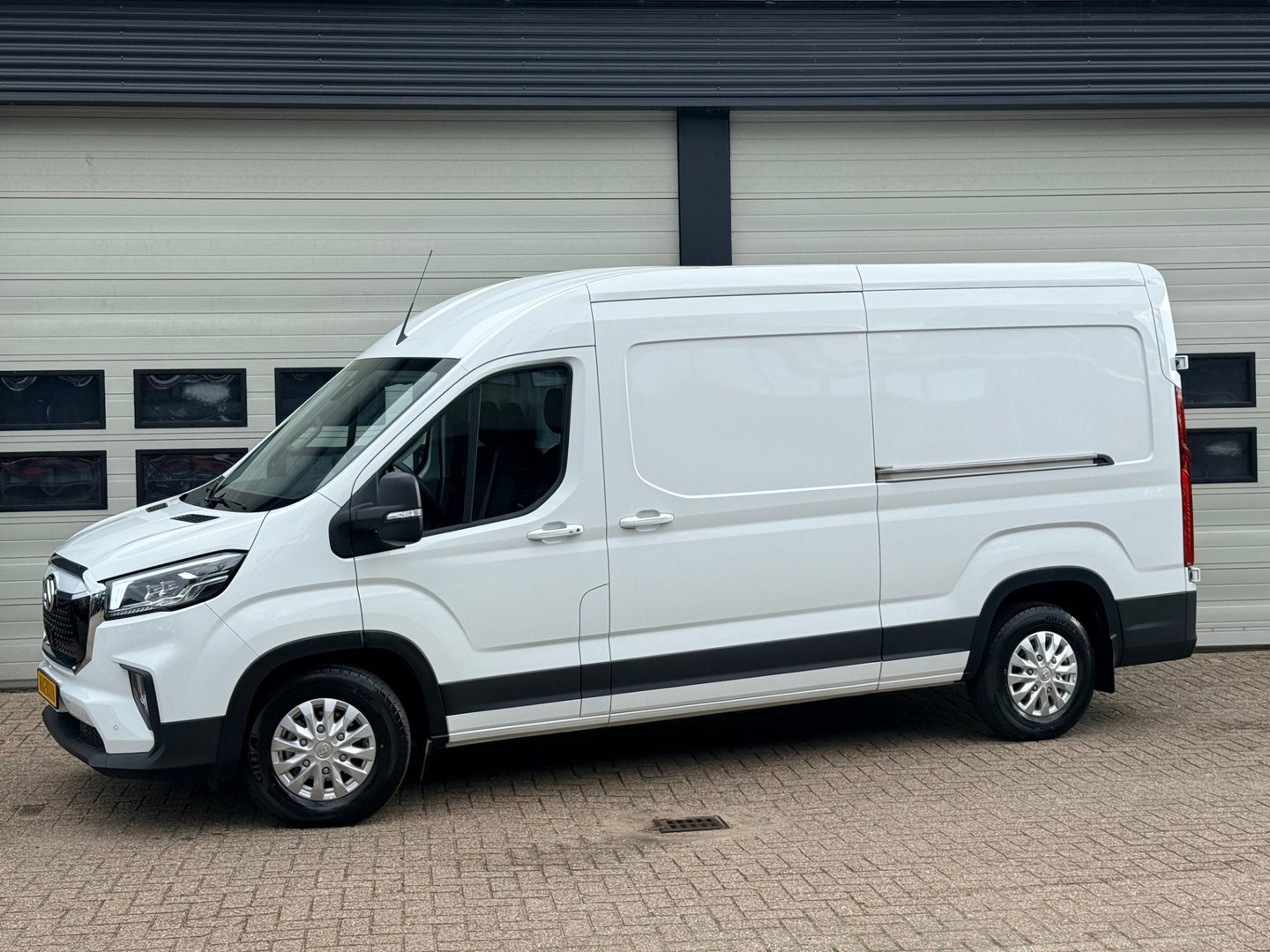 Maxus eDeliver 9 89 kWh SoH 98 % L3H2 - 2025 Links + Rechts Schuifdr.. - AC + DC Laden