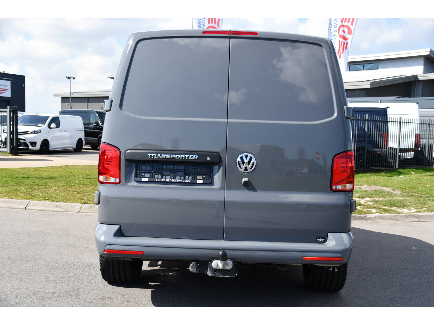 Volkswagen Transporter 2.0 TDI L1H1 28 Bulli Virtual Cockpit, Cruise, Camera, 150pk, LED, Airco, Trekhaak, Uniek!
