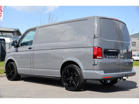 Volkswagen Transporter 2.0 TDI L1H1 28 Bulli Virtual Cockpit, Cruise, Camera, 150pk, LED, Airco, Trekhaak, Uniek!