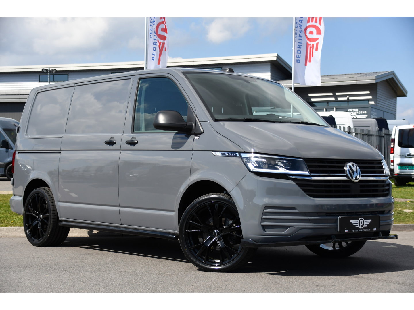 Volkswagen Transporter 2.0 TDI L1H1 28 Bulli Virtual Cockpit, Cruise, Camera, 150pk, LED, Airco, Trekhaak, Uniek!