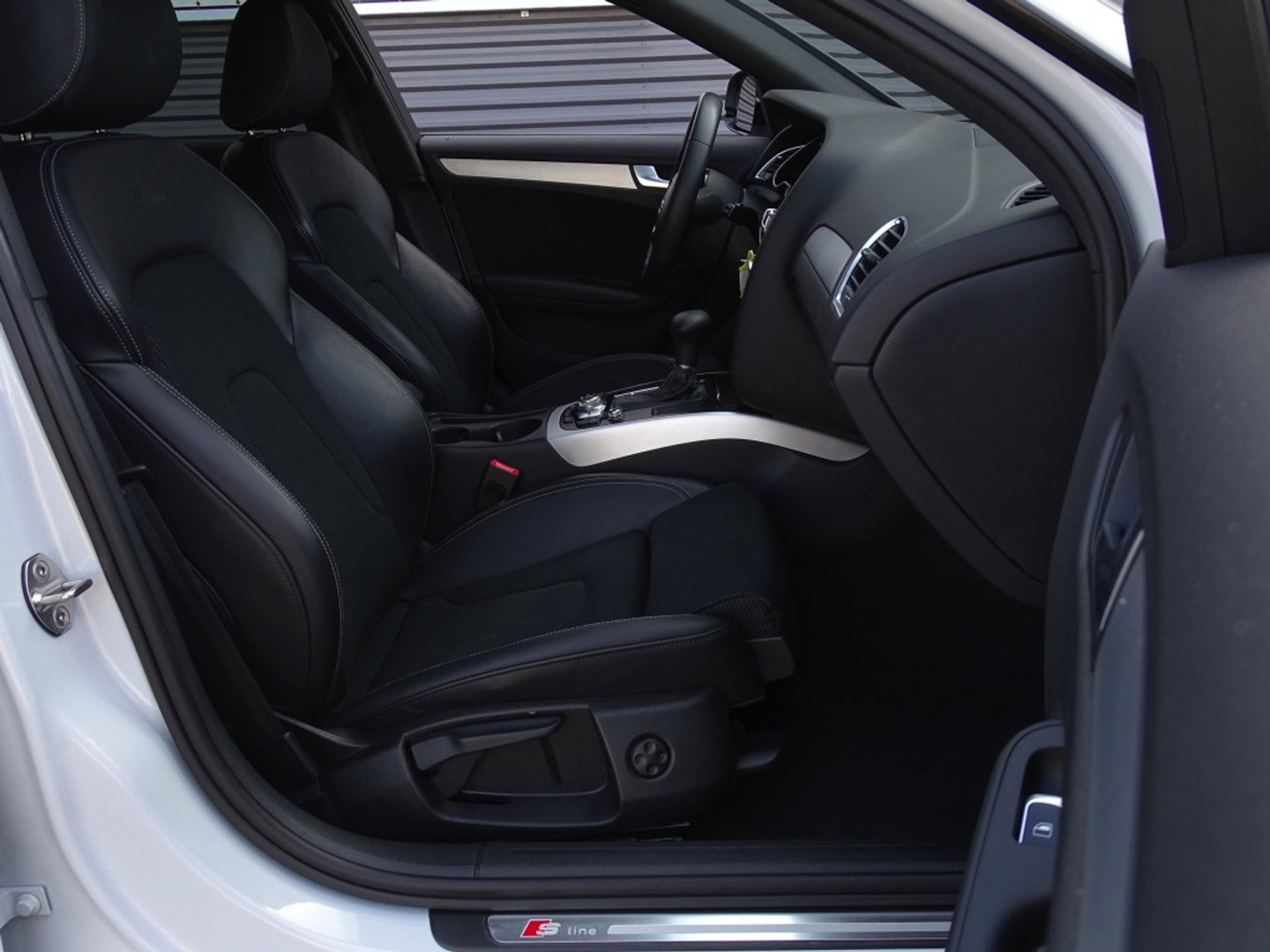 Audi A4 Avant 1.8 TFSI 170PK automaat / S-Line / S-Edition / MMI / LED