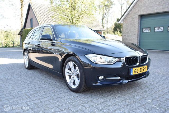 BMW 3 Serie - Touring 318d Sport Edition Aut