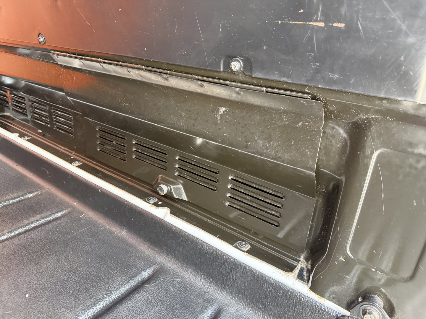 Ford Transit Custom 300 2.0 TDCI 130pk L2H1 Trend / euro 6 / vaste prijs rijklaar € 12.950 ex btw / lease vanaf € 218 / airco / cruise / navigatie / camera / trekhaak 2700 kg !