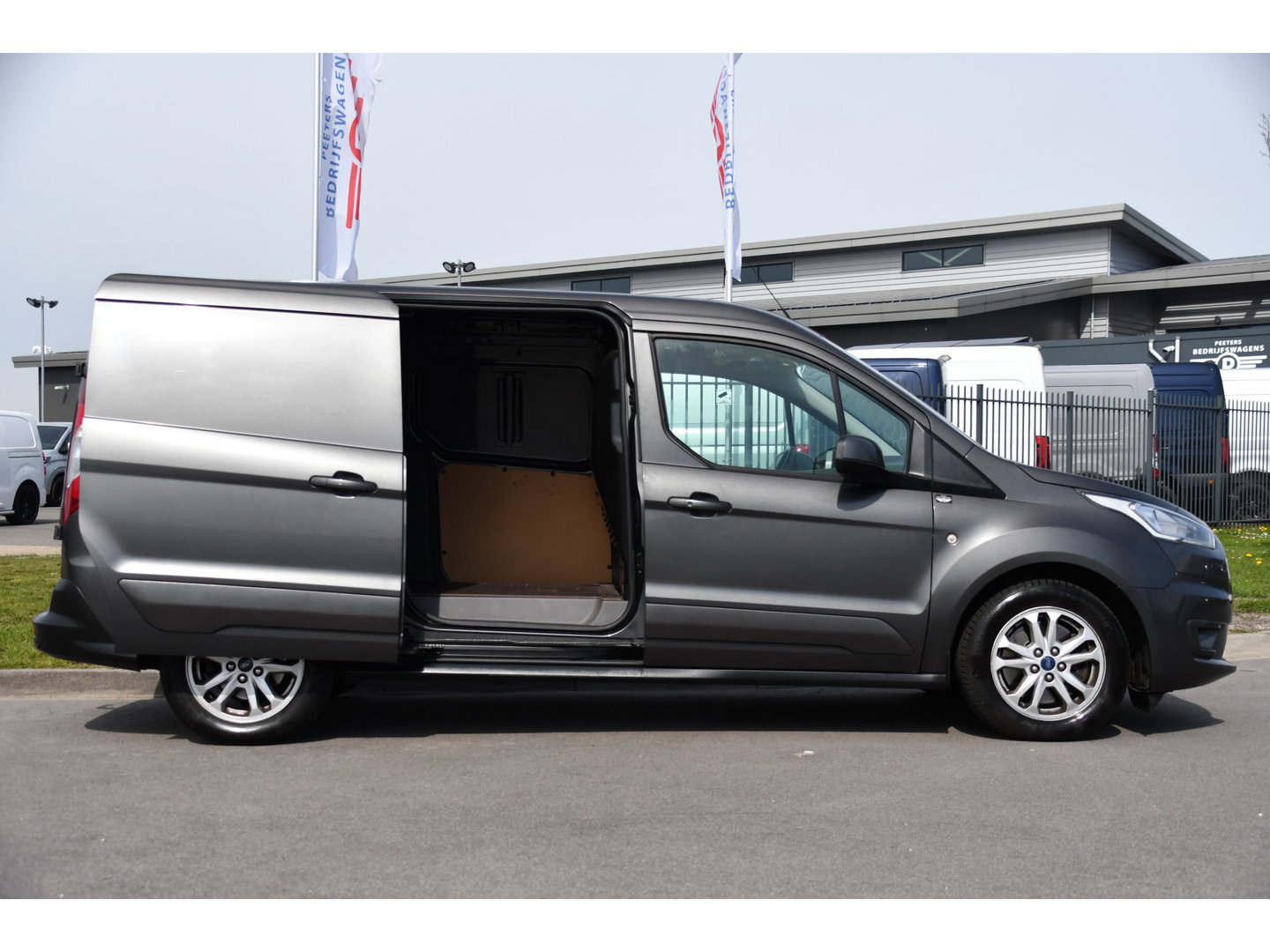 Ford Transit Connect 1.5 EcoBlue L2 Limited Camera, Cruise, Carplay, 120pk, Automaat, LED, Stoelverwarming, Clima, Automaat, Trekhaak, Uniek!