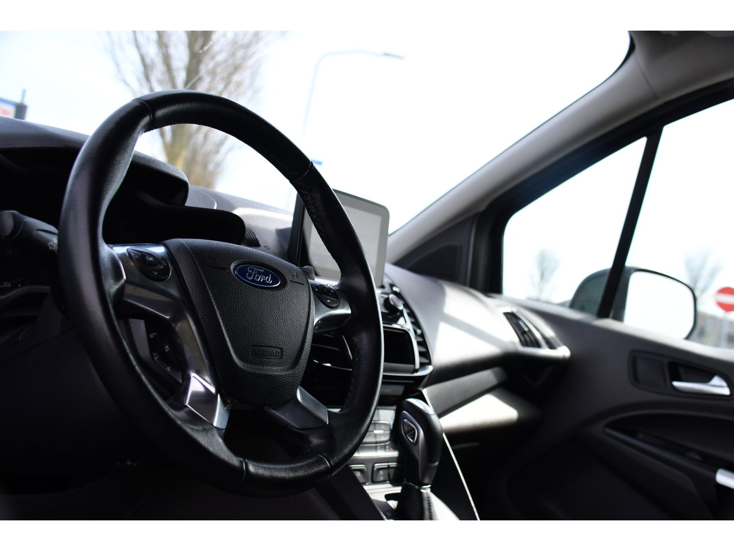 Ford Transit Connect 1.5 EcoBlue L2 Limited Camera, Cruise, Carplay, 120pk, Automaat, LED, Stoelverwarming, Clima, Automaat, Trekhaak, Uniek!