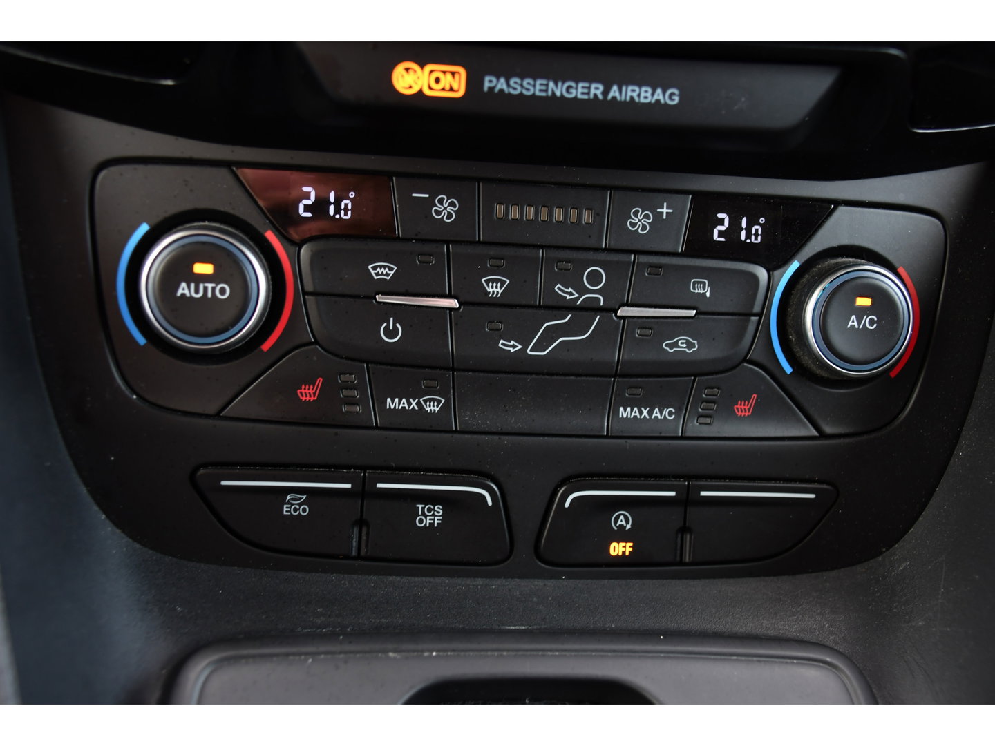 Ford Transit Connect 1.5 EcoBlue L2 Limited Camera, Cruise, Carplay, 120pk, Automaat, LED, Stoelverwarming, Clima, Automaat, Trekhaak, Uniek!