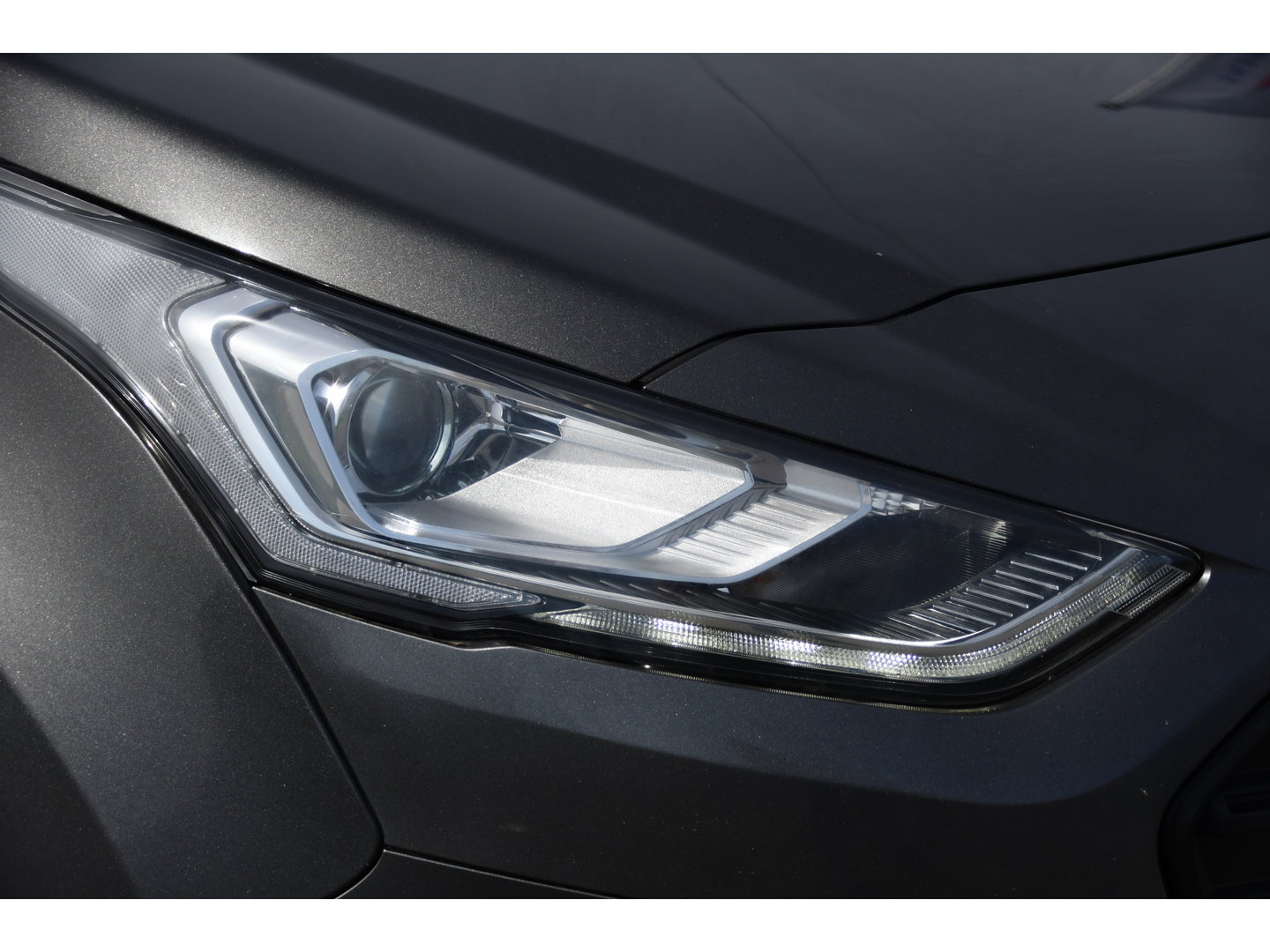 Ford Transit Connect 1.5 EcoBlue L2 Limited Camera, Cruise, Carplay, 120pk, Automaat, LED, Stoelverwarming, Clima, Automaat, Trekhaak, Uniek!