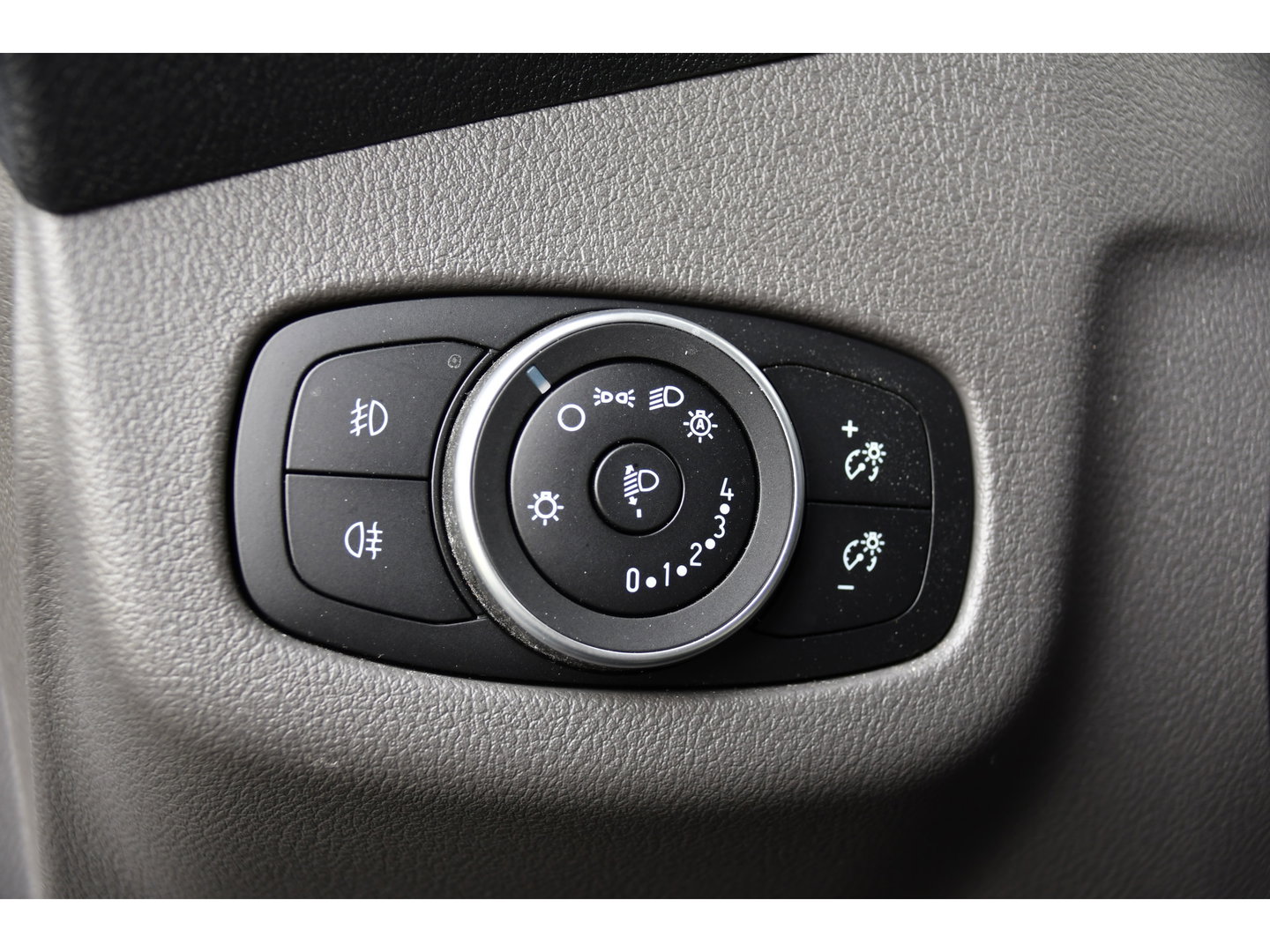 Ford Transit Connect 1.5 EcoBlue L2 Limited Camera, Cruise, Carplay, 120pk, Automaat, LED, Stoelverwarming, Clima, Automaat, Trekhaak, Uniek!