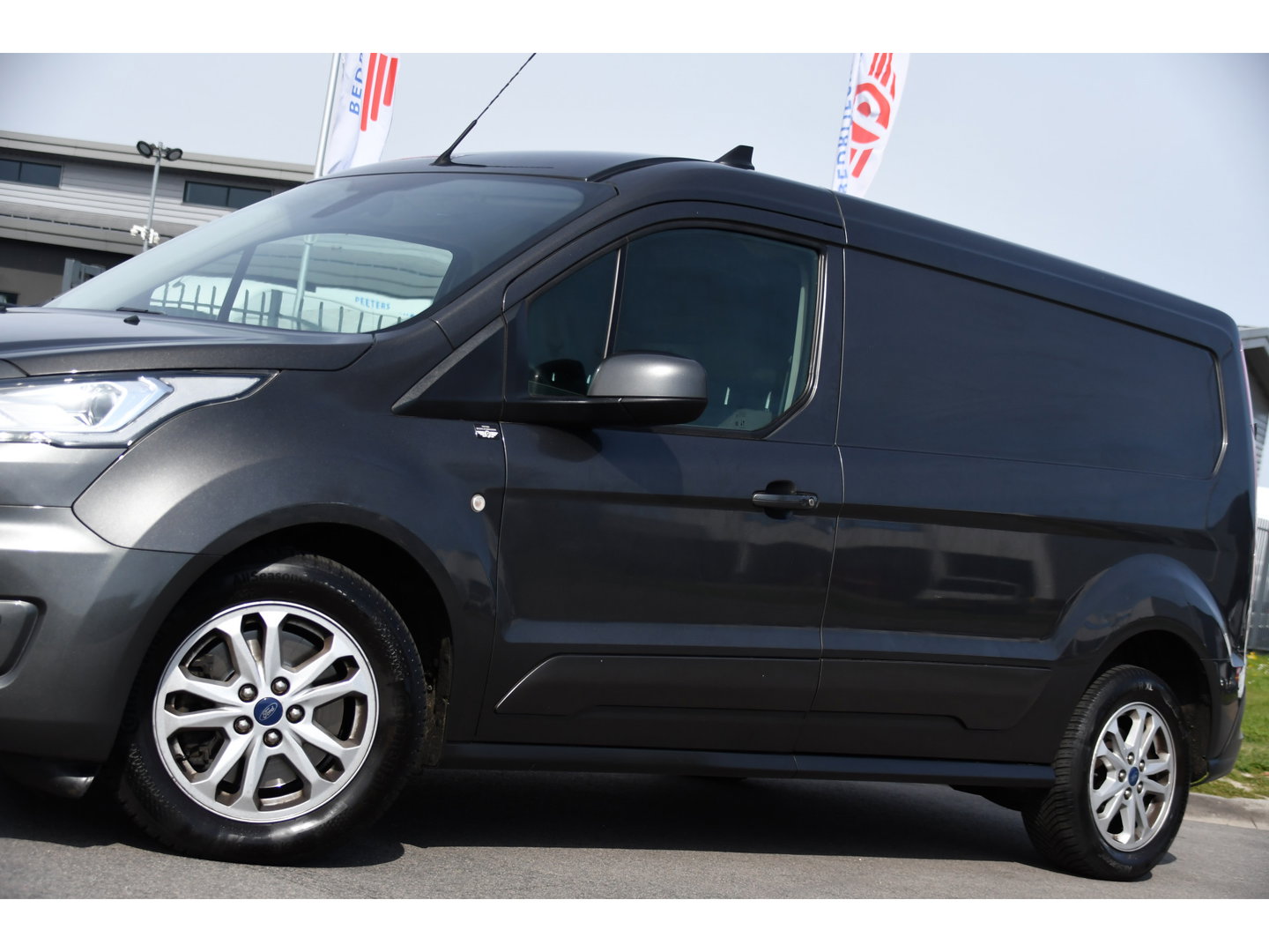 Ford Transit Connect 1.5 EcoBlue L2 Limited Camera, Cruise, Carplay, 120pk, Automaat, LED, Stoelverwarming, Clima, Automaat, Trekhaak, Uniek!