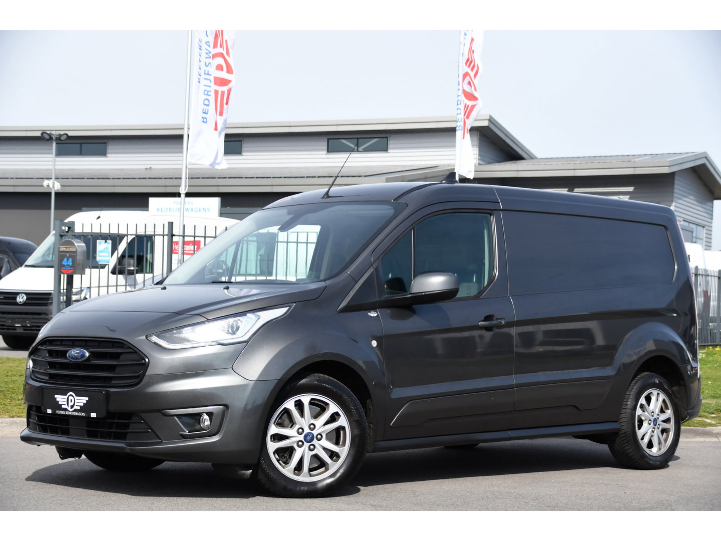 Ford Transit Connect 1.5 EcoBlue L2 Limited Camera, Cruise, Carplay, 120pk, Automaat, LED, Stoelverwarming, Clima, Automaat, Trekhaak, Uniek!