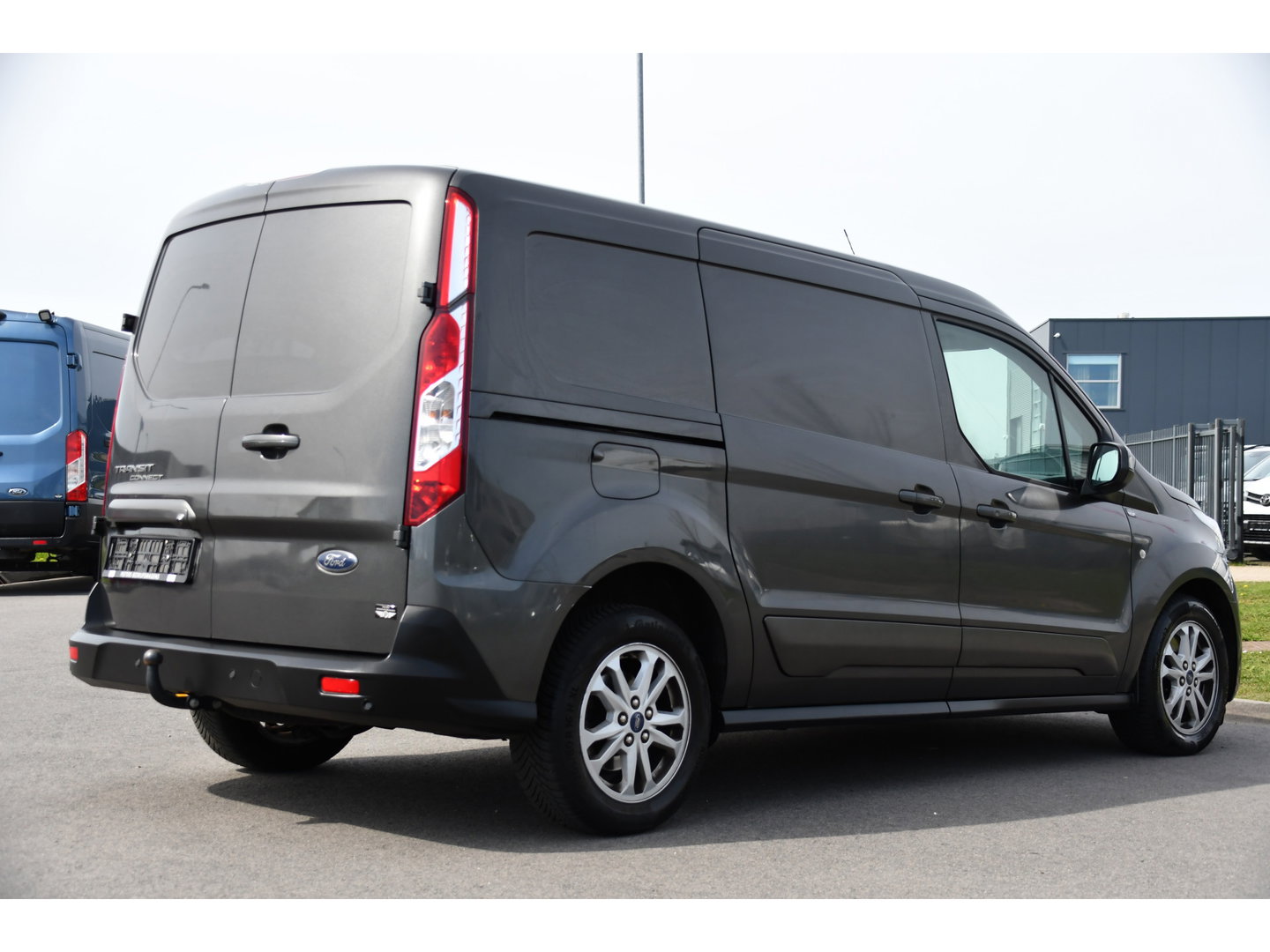 Ford Transit Connect 1.5 EcoBlue L2 Limited Camera, Cruise, Carplay, 120pk, Automaat, LED, Stoelverwarming, Clima, Automaat, Trekhaak, Uniek!